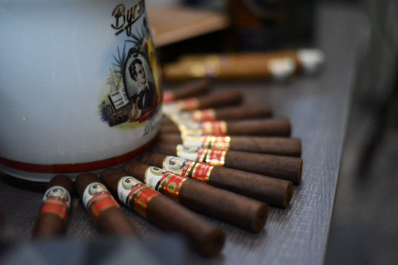 Byron Poemas 3 Anos - Luxury Cigar Club