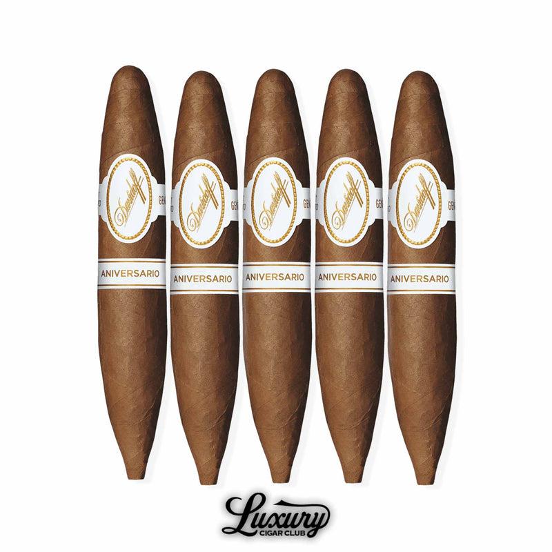 Davidoff Aniversario Short Perfecto 5-Pack box presentation, highlighting finely crafted cigars in natural wood box with branded sliding lid, premium white and gold bands visible, with Luxury Cigar Club logo included in the image.