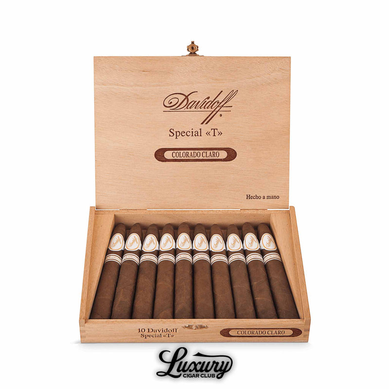 Open wooden Davidoff Colorado Claro Special «T» box with ten hand-rolled cigars, natural cedar box design engraved with brand name, Luxury Cigar Club logo centered below.
