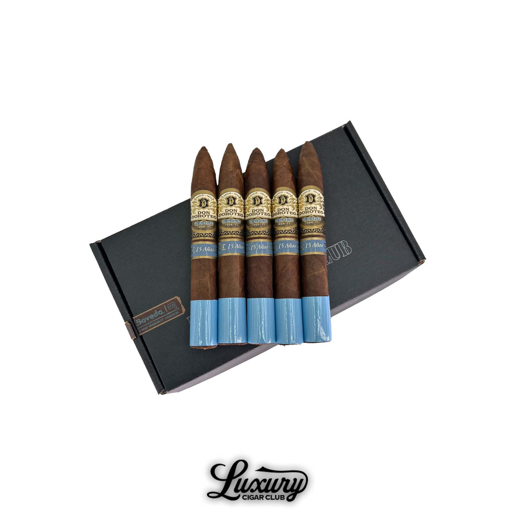 Don Doroteo El Alcalde Aged 15 Years Torpedo cigars displayed in a 5-pack with light blue foot bands on a Luxury Cigar Club box.