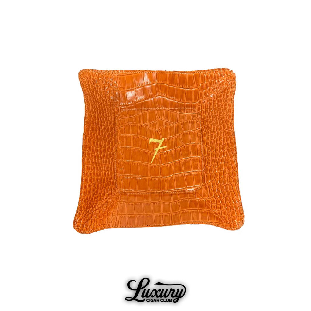 Luxury Cigar Club El Septimo valet key holder in orange crocodile leather with gold logo