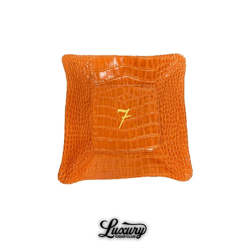 Luxury Cigar Club El Septimo valet key holder in orange crocodile leather with gold logo