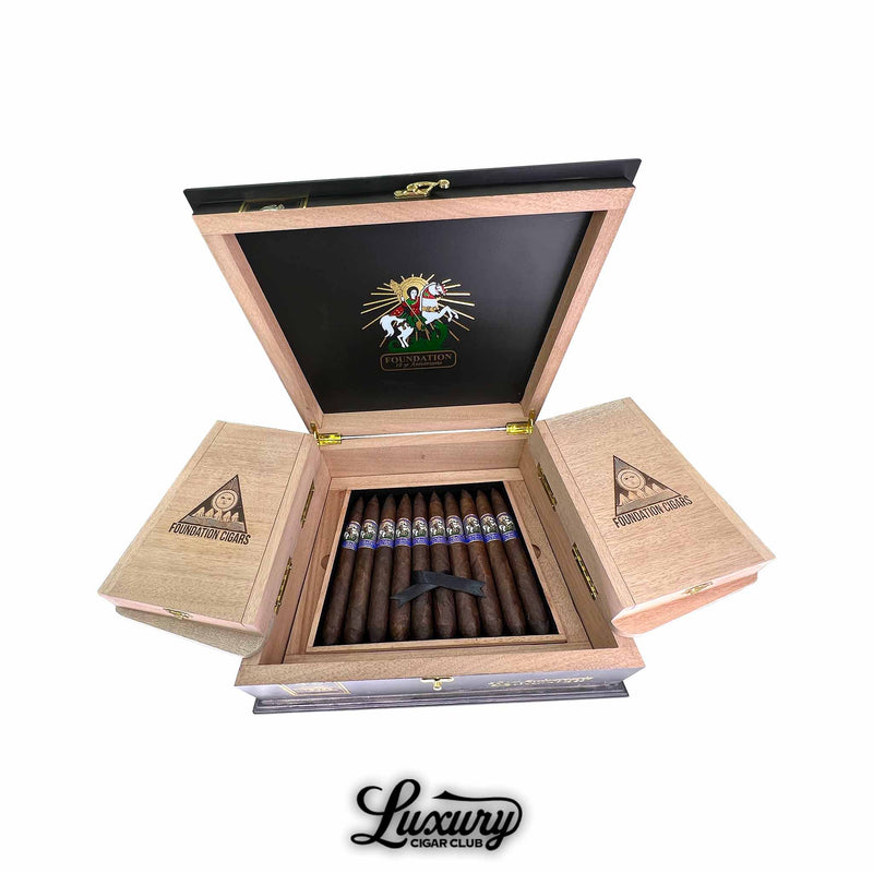 Luxury Cigar Club Foundation 10 Year Anniversario Salomon presentation with three cedar-lined compartments filled with aged Salomon cigars
