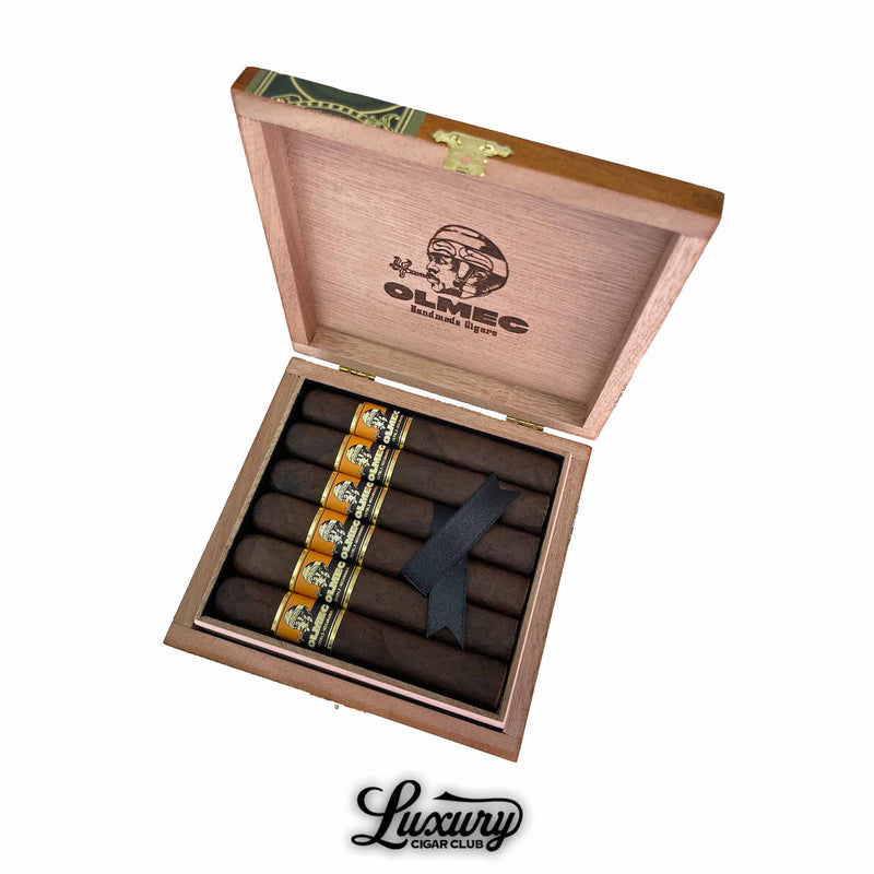 Foundation Olmec Maduro Robusto cigars in open box – full-bodied premium cigars with dark Mexican San Andrés wrapper, handcrafted in Nicaragua and sold by Luxury Cigar Club