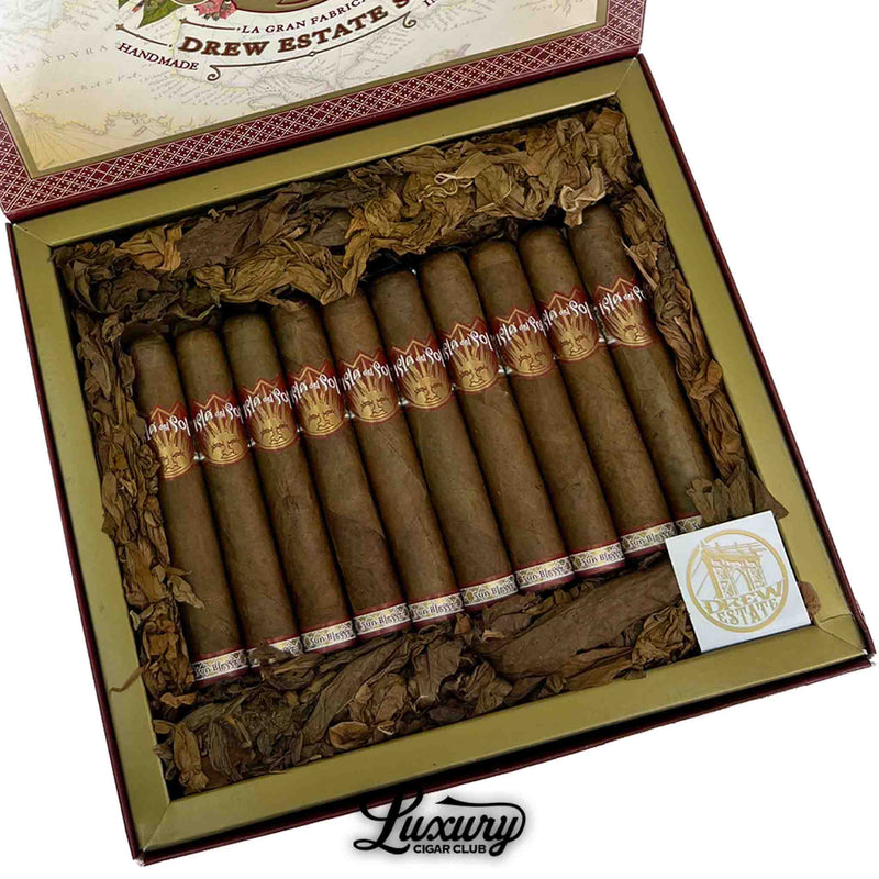 Close-up view of Isla Del Sol Sungrown Robusto cigars in open box, highlighting detailed bands and sun-cured wrappers.
