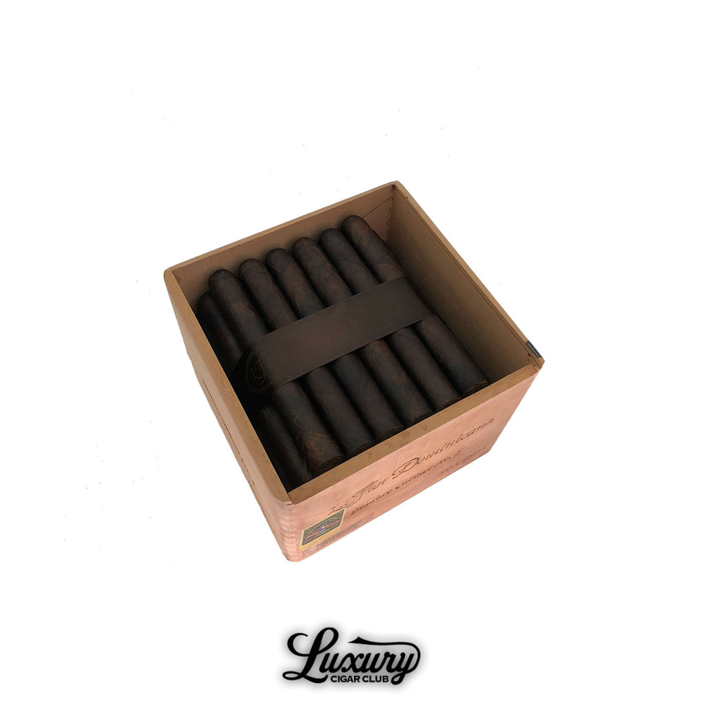 Open cedar box of La Flor Dominicana Cabinet No 5 Maduro cigars displayed at Luxury Cigar Club.