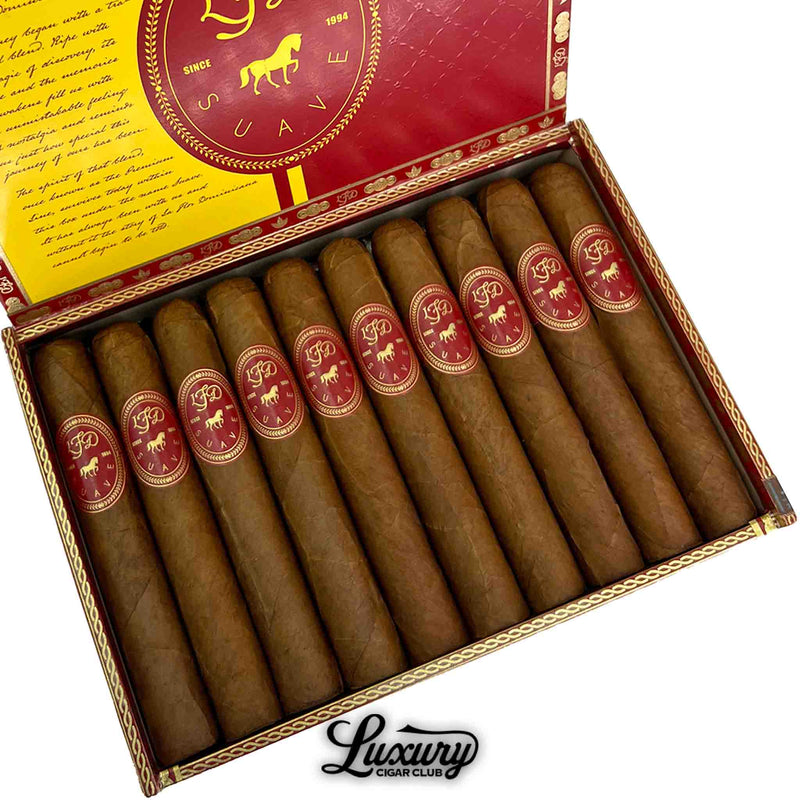 Luxury Cigar Club La Flor Dominicana Suave Natural Gobernador Cigars Close Up detailed view of La Flor Dominicana Suave Natural Gobernador cigars with red and gold bands in open box