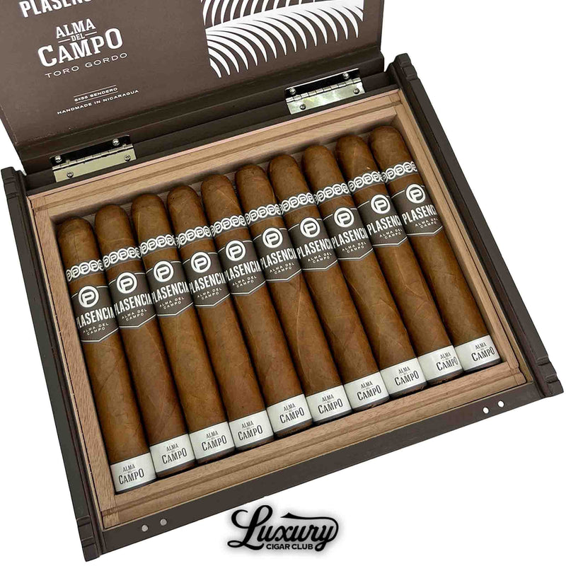 Close up of Plasencia Alma del Campo Sendero cigar highlighting wrapper veins and branded band from Luxury Cigar Club