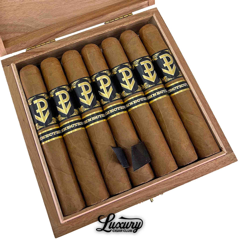 Close-up of Powstanie Connecticut Robusto cigars showcasing smooth wrappers and elegant black-and-gold band details, presented by Luxury Cigar Club.