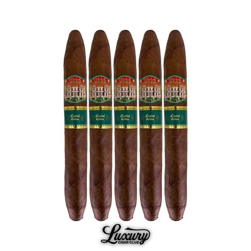 Five Villa Casdagli Edición Limitada Salomone cigars with dark brown wrappers and green and gold limited edition bands, neatly lined up against a white background with Luxury Cigar Club logo.