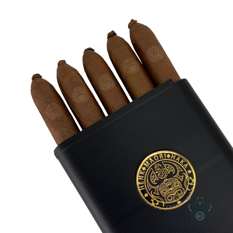 Henk Maori - Luxury Cigar Club