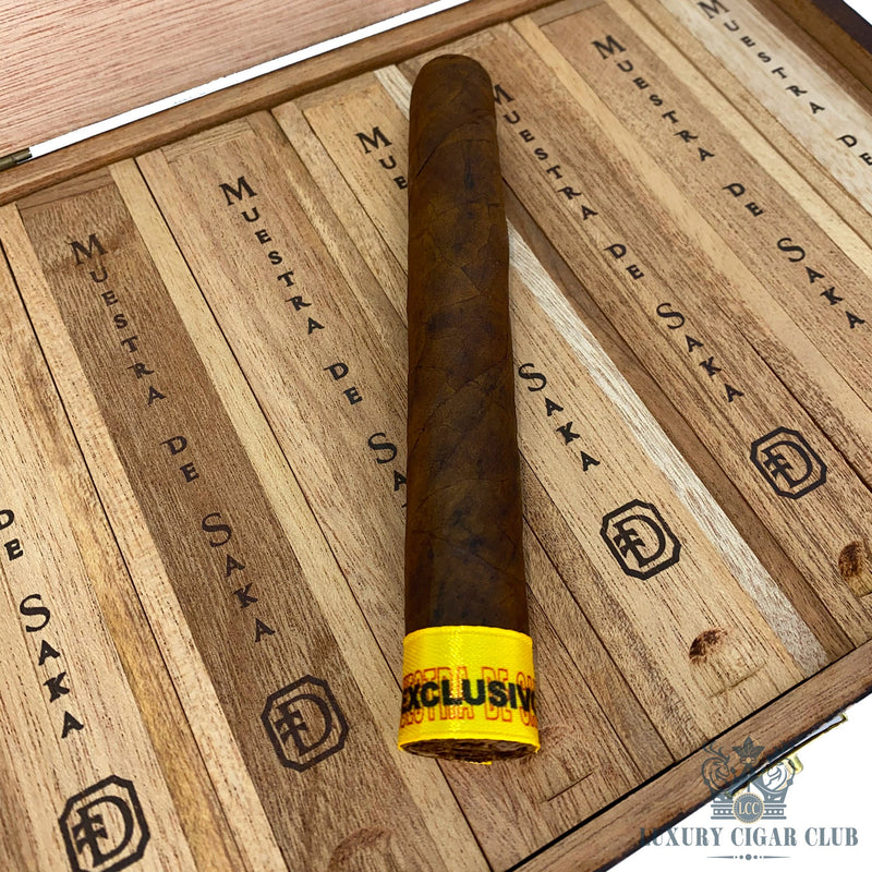 Dunbarton Tobacco & Trust Muestra De Saka Exclusivo - Luxury Cigar Club