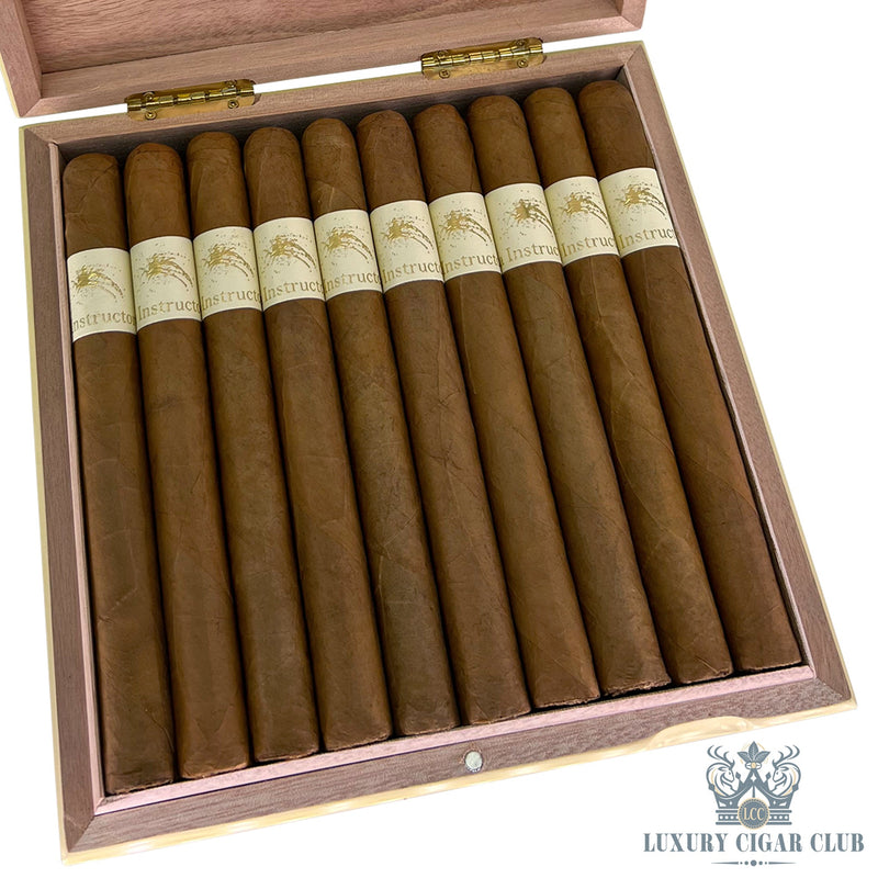 La Instructora Delicado - Luxury Cigar Club