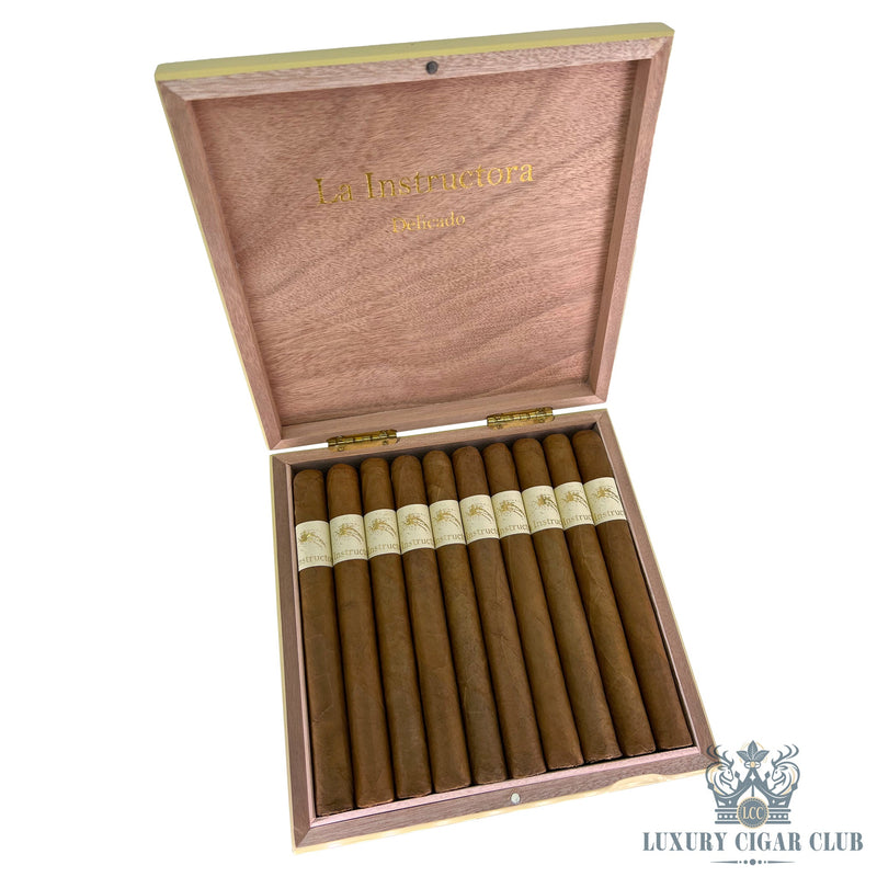 La Instructora Delicado - Luxury Cigar Club